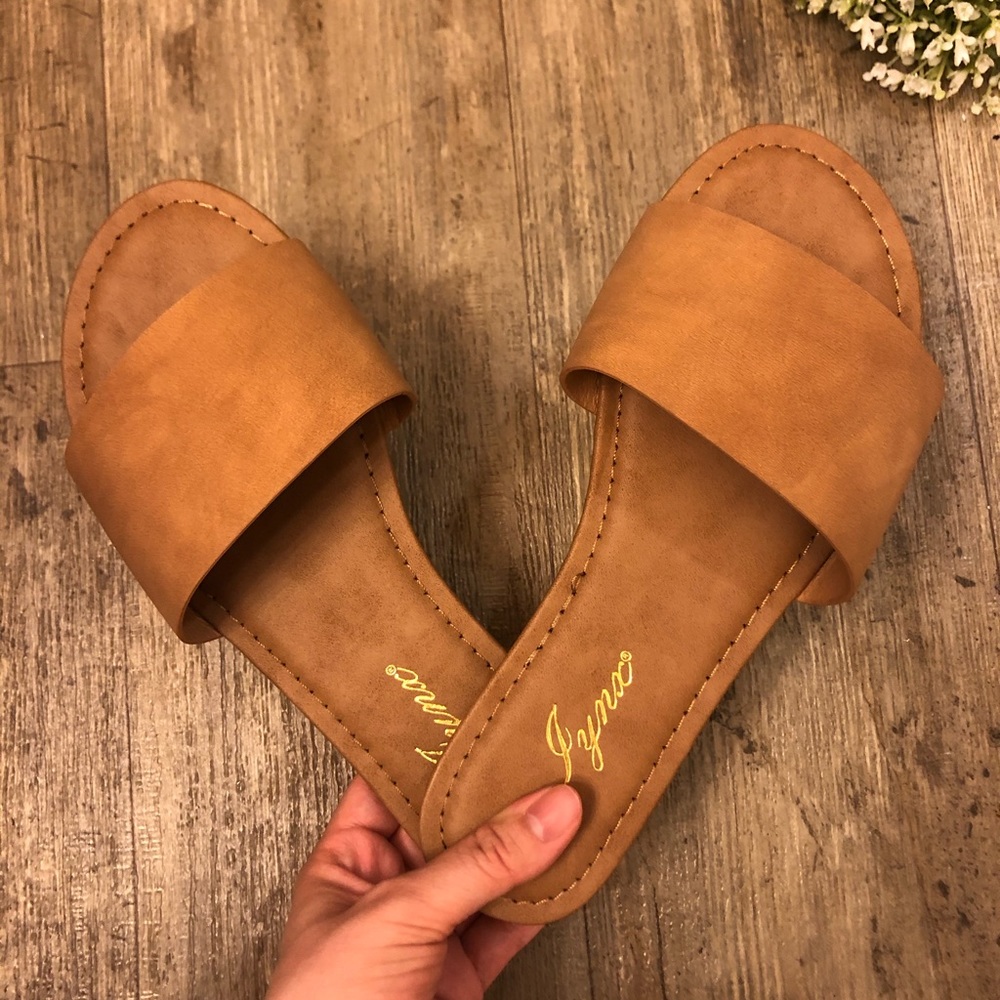 🌻 NEW Cognac/Tan One Band Slip On Sandals 👡